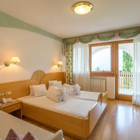 Glanzhof & Hotel 4*